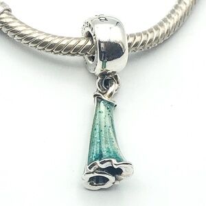 ELSA DRESS
Pandora DISNEY Princess Elsa Dress Frozen Disney Dangle Charm 925 ALE